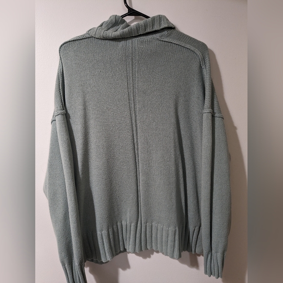 3/30$ Hollister Oversized Turtle Neck Sweater Gray Turquoise - Picture 2 of 3